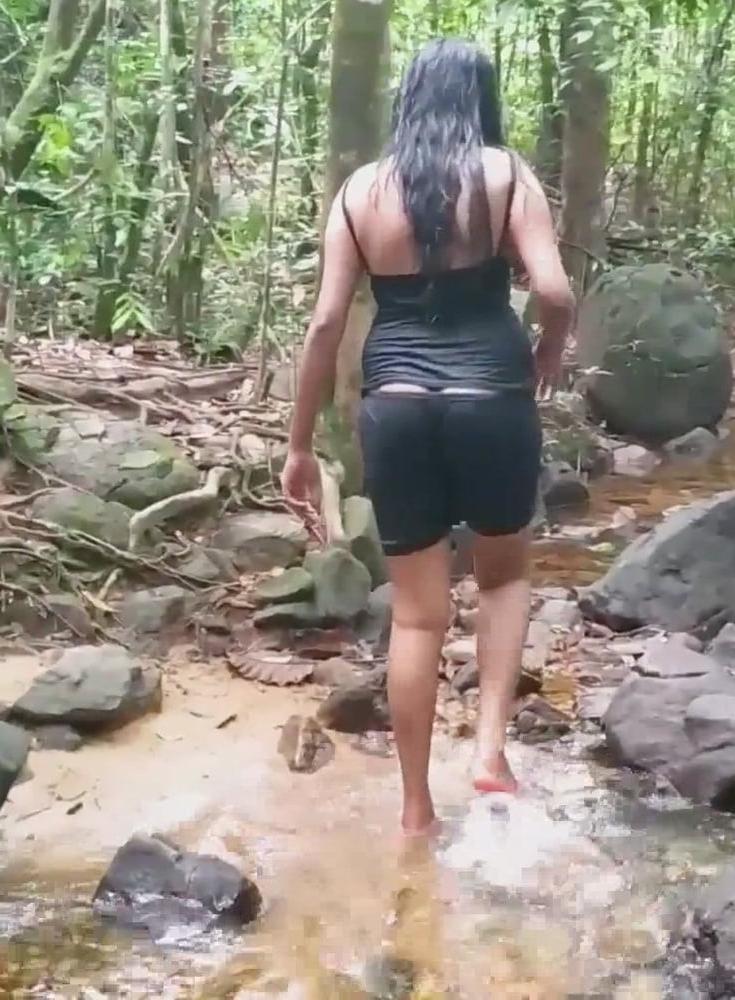 6P sri lankan jungle girl.non nude