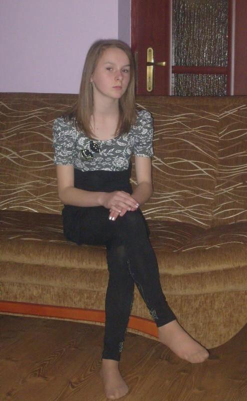 25P candid nylon feet  Facebook 2