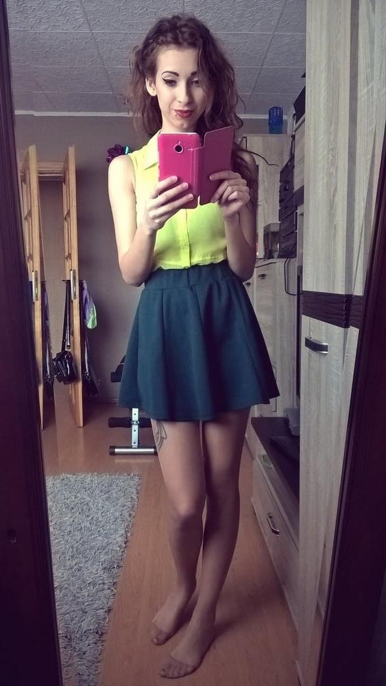 25P candid nylon feet  Facebook 2