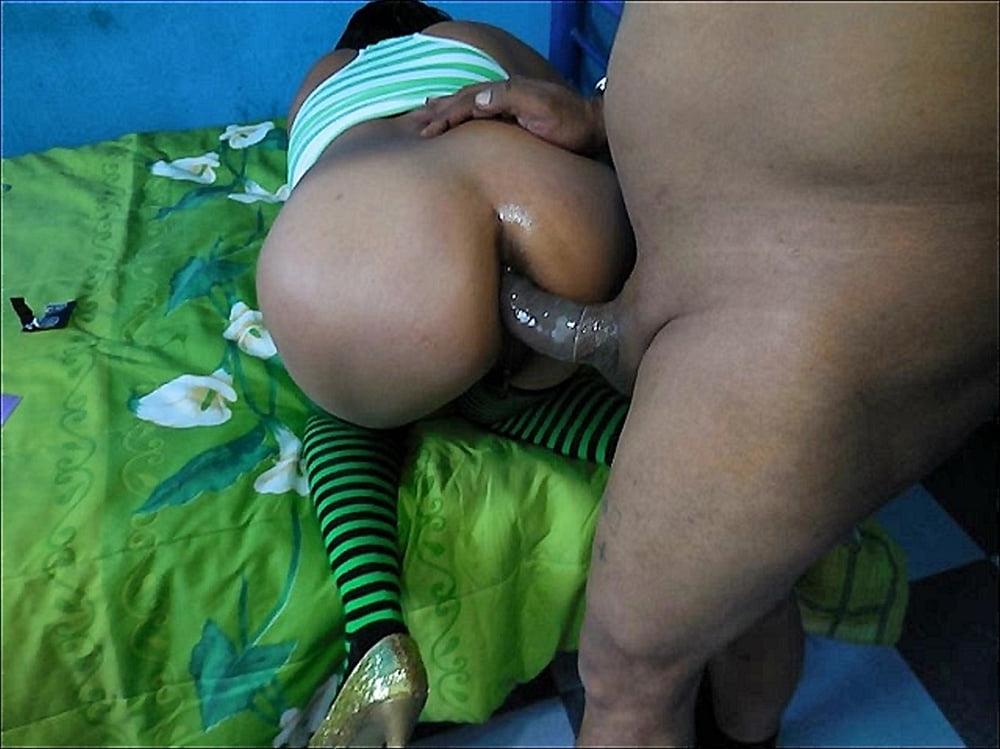 25P SHOWING JUICY PUSSY 26