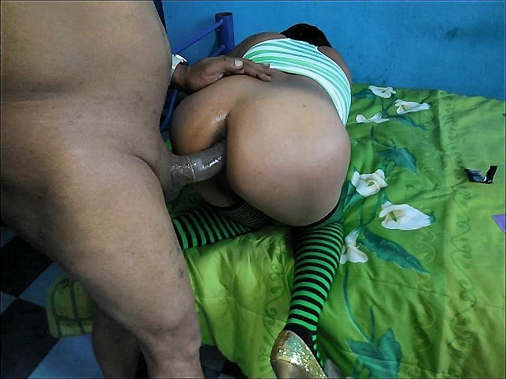 25P SHOWING JUICY PUSSY 26
