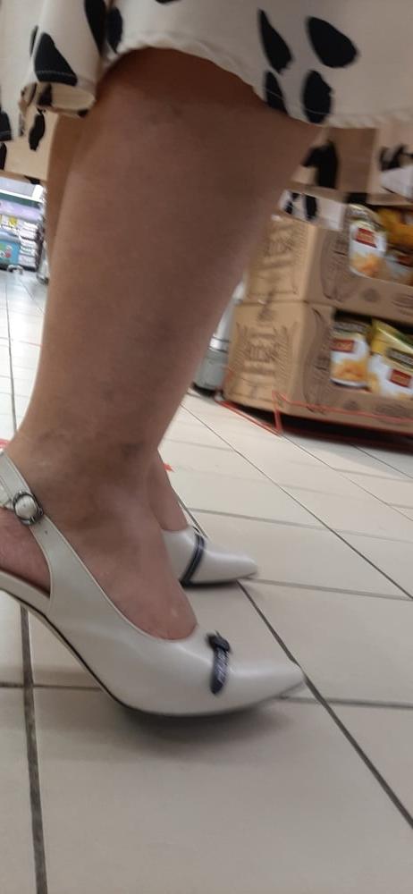 10P Curvy chubby legs