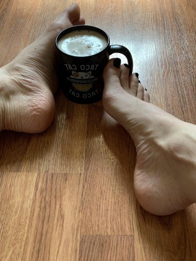 24P feet and food
