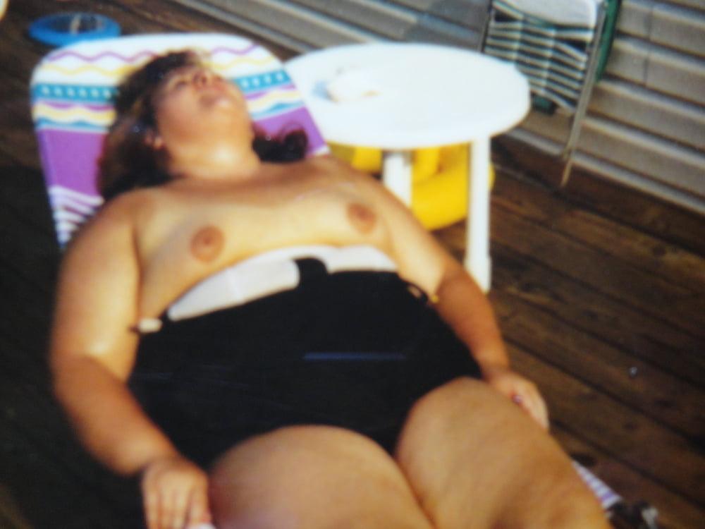 25P Small tit chubby