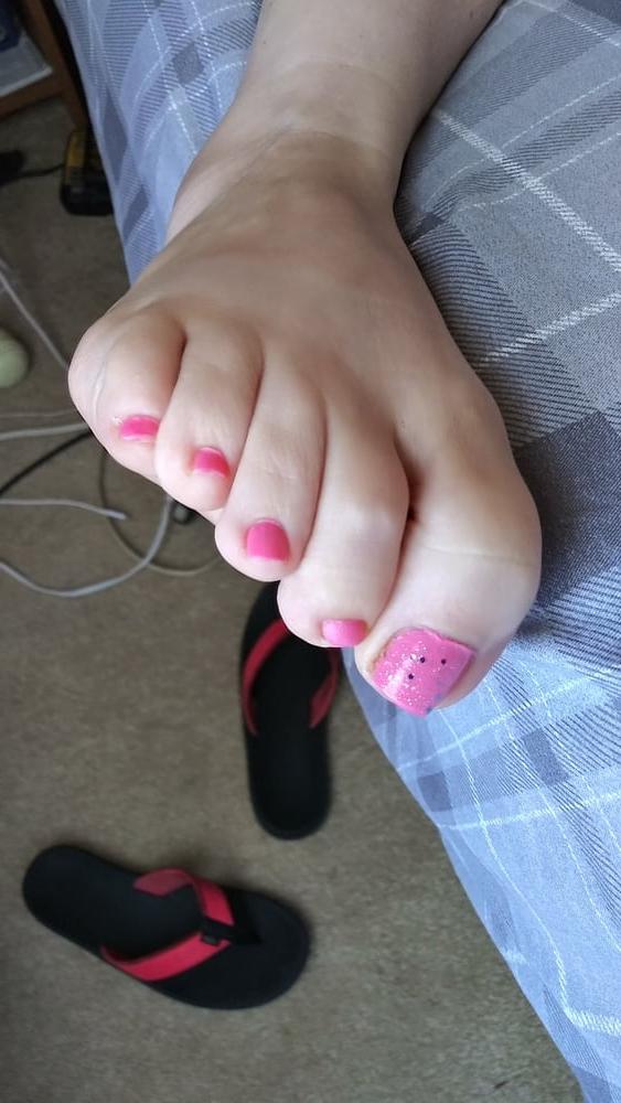 25P Wife's pretty feet