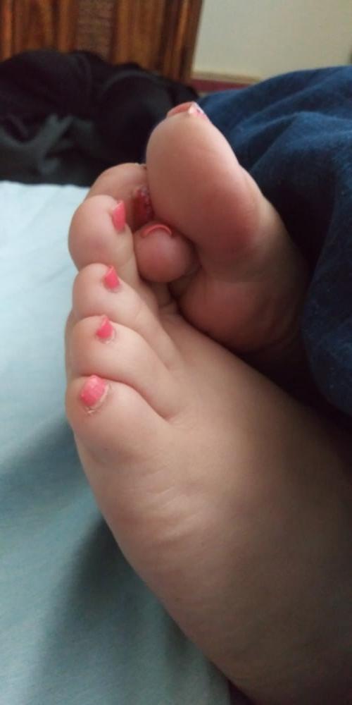 25P Wife's pretty feet
