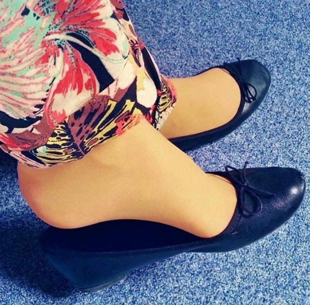 25P candid nylon feet  Facebook 4