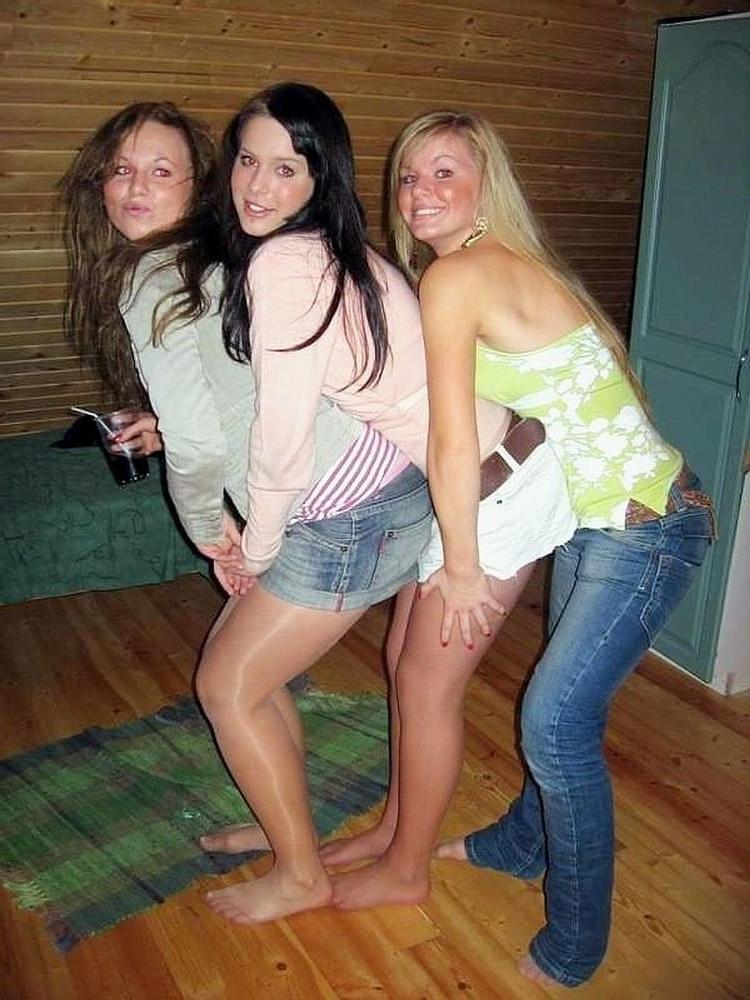 25P candid nylon feet  Facebook 4