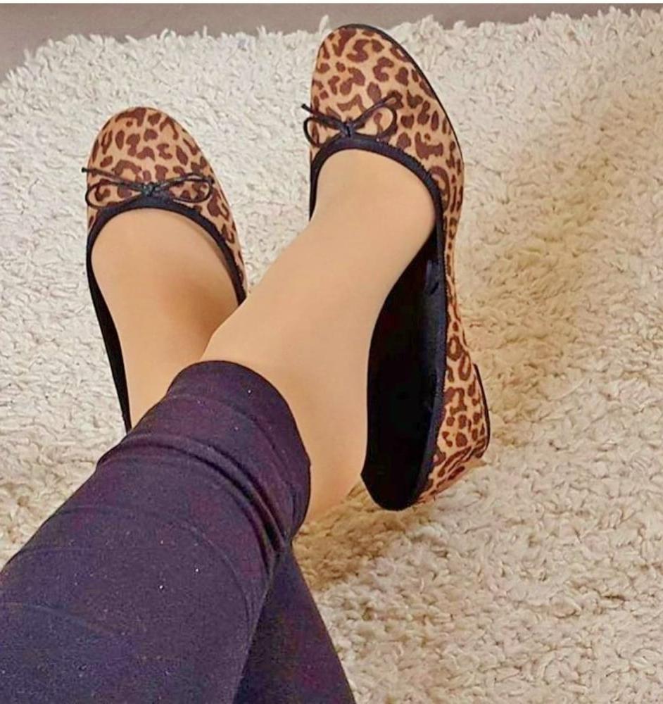 25P candid nylon feet  Facebook 4