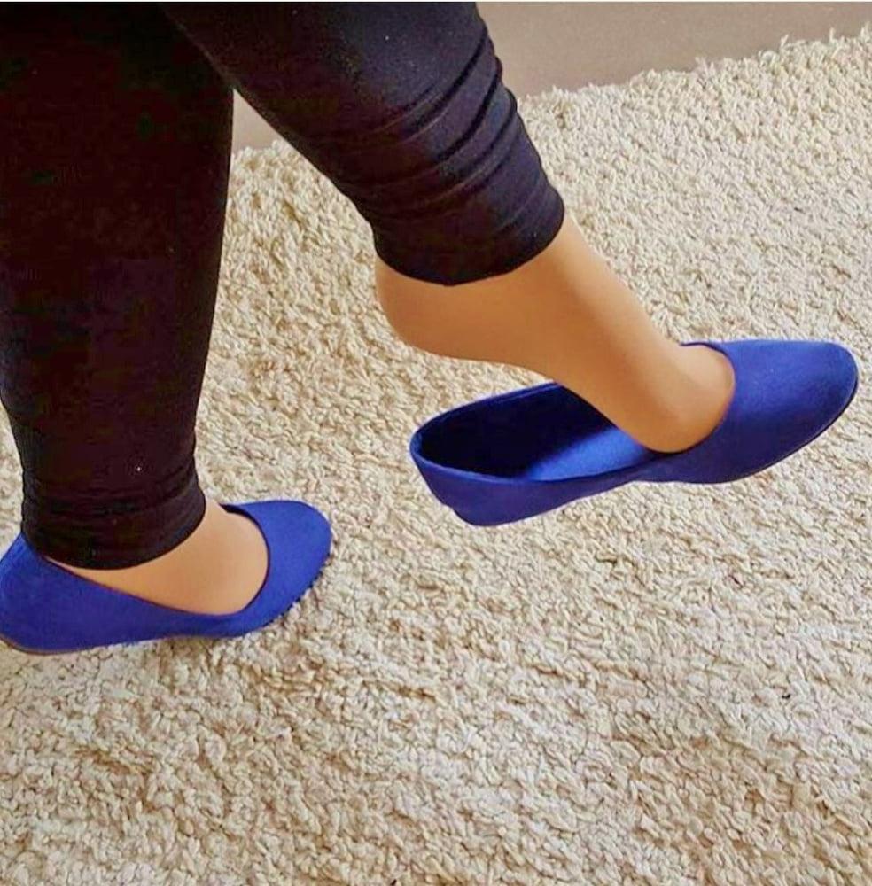 25P candid nylon feet  Facebook 4