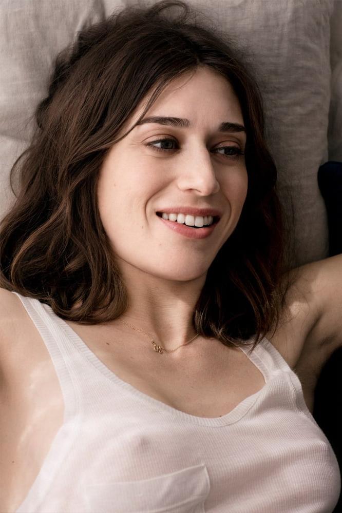 25P Lizzy Caplan cute woman