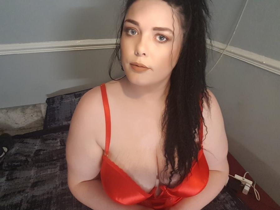 8P Amber, sexy UK Chunky Slut