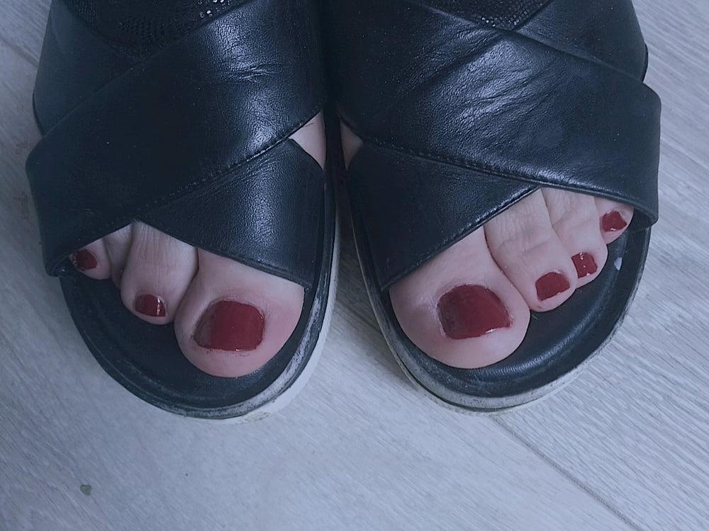 13P Plump feet
