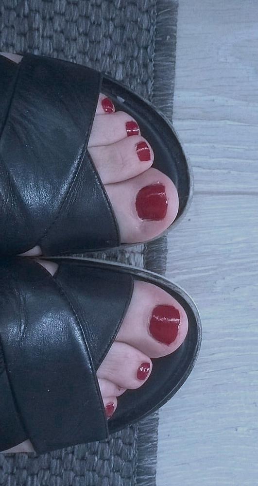 13P Plump feet