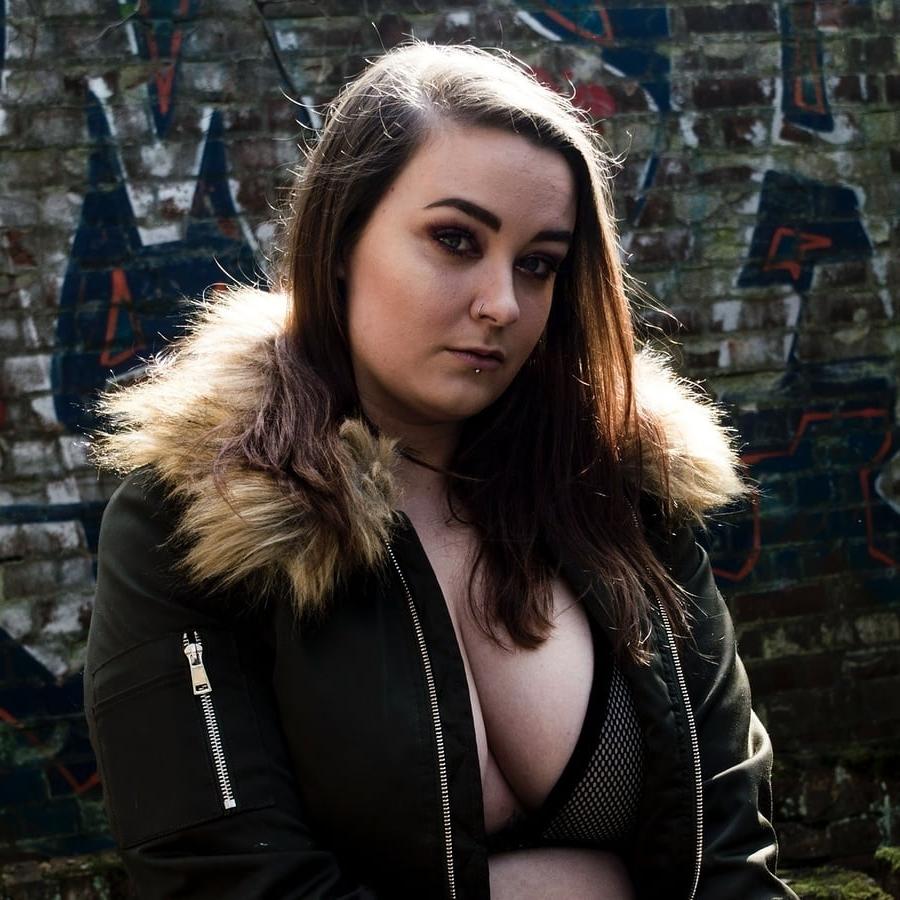 25P Sirena, sexy UK Chunky Slut