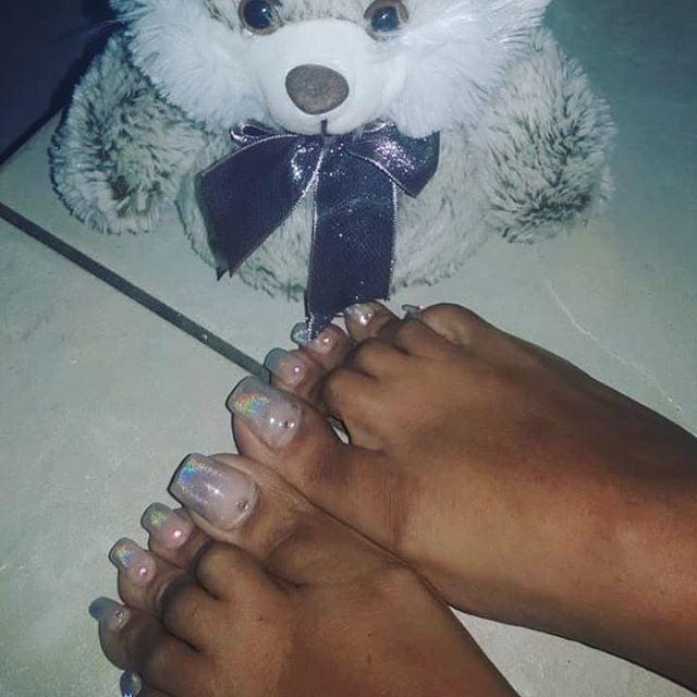 25P Tash long toes