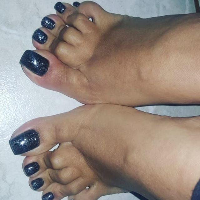 25P Tash long toes