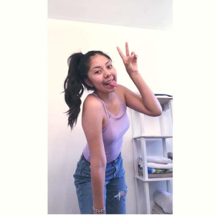 8P Cute Navajo slut