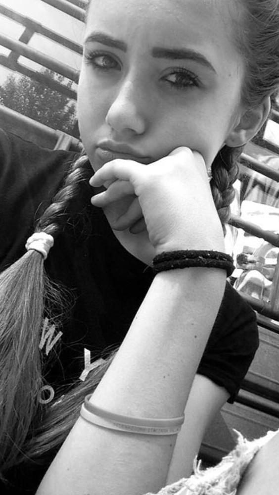 13P Sexy cute girl