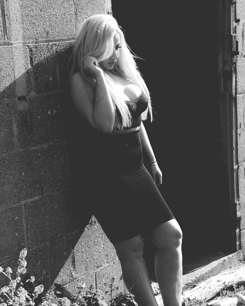 24P Artistic Black &amp; Whites 12