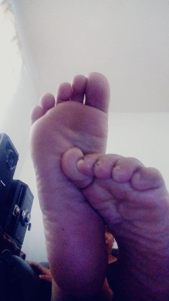 22P Maria feet 2
