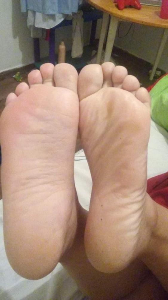 22P Maria feet 2