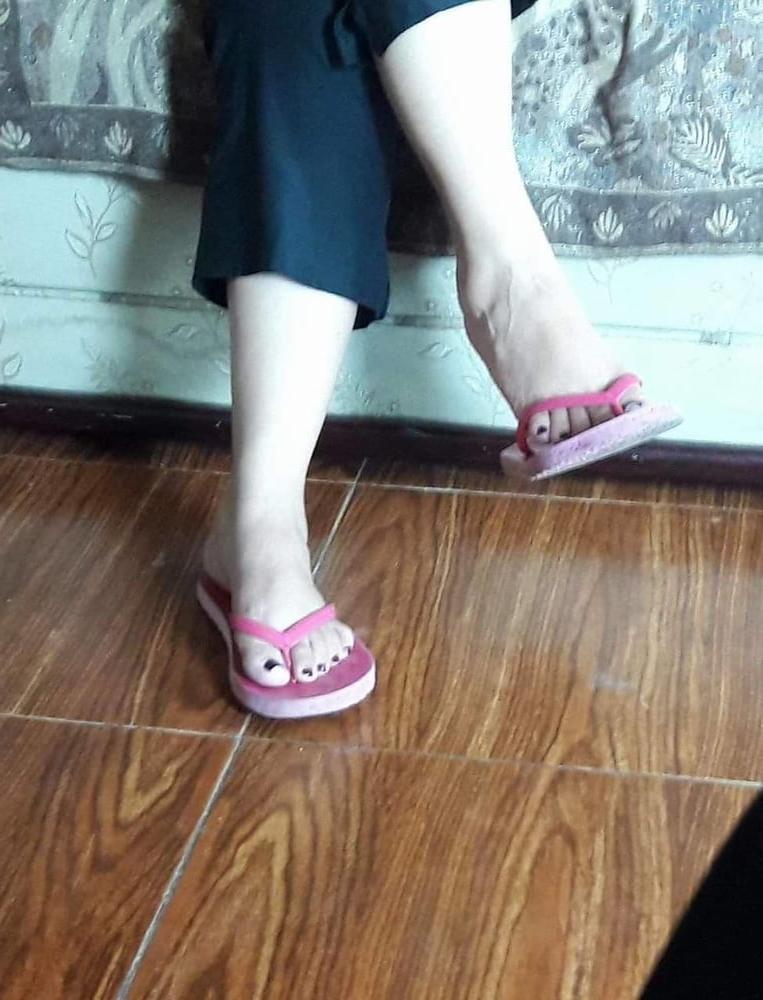 21P Mother in law feet