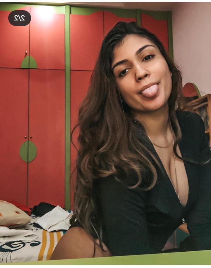 5P Hot Insta bitch