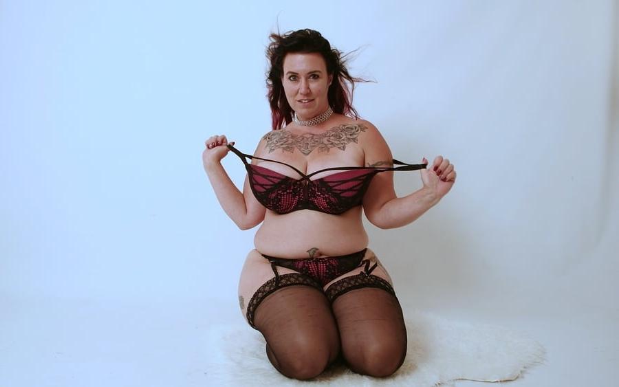 25P Emma, sexy UK Chunky MILF Slut