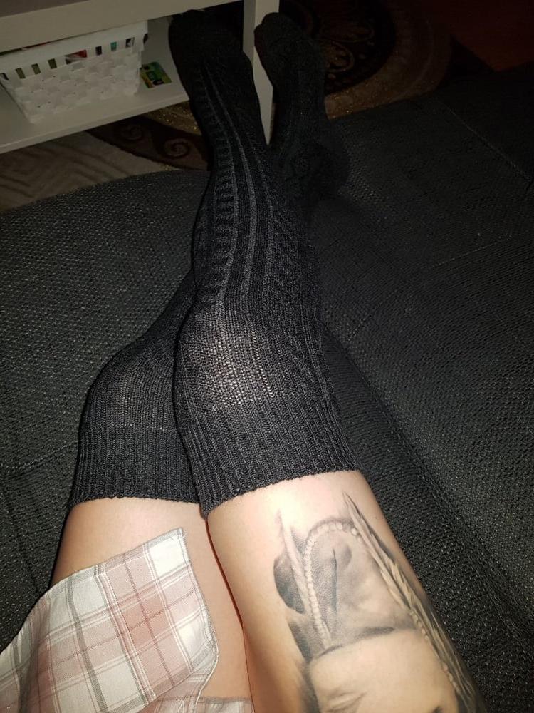7P Tribute her sexy feet