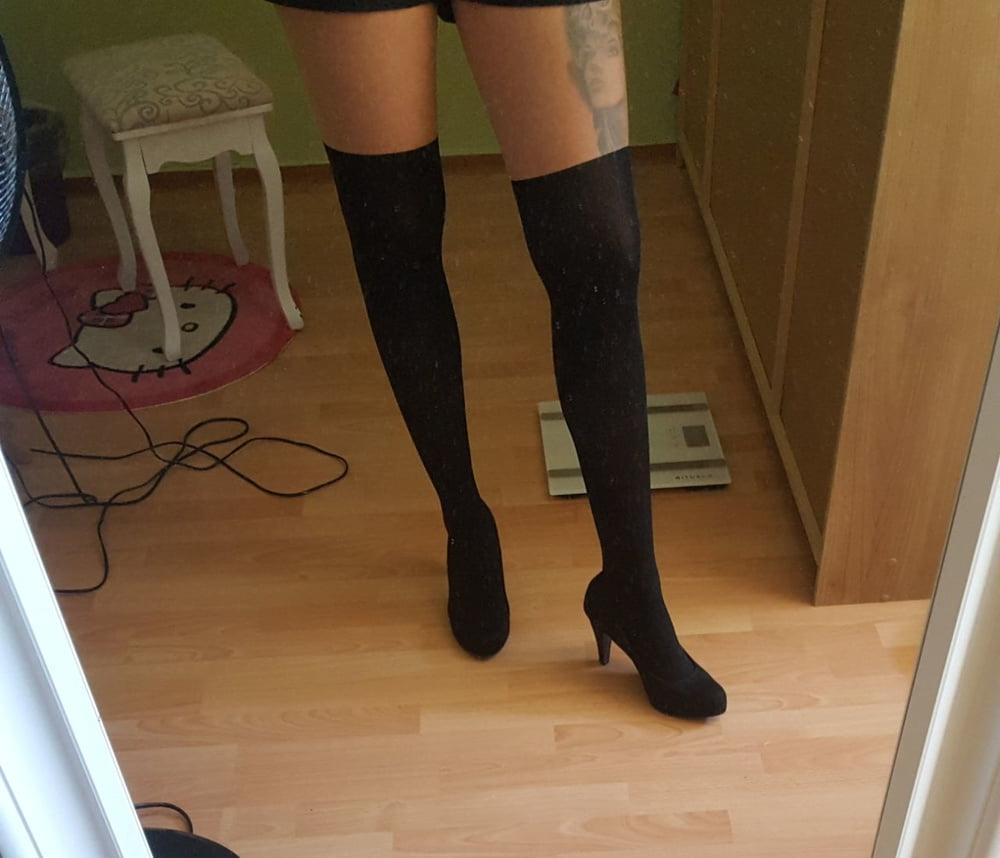 7P Tribute her sexy feet