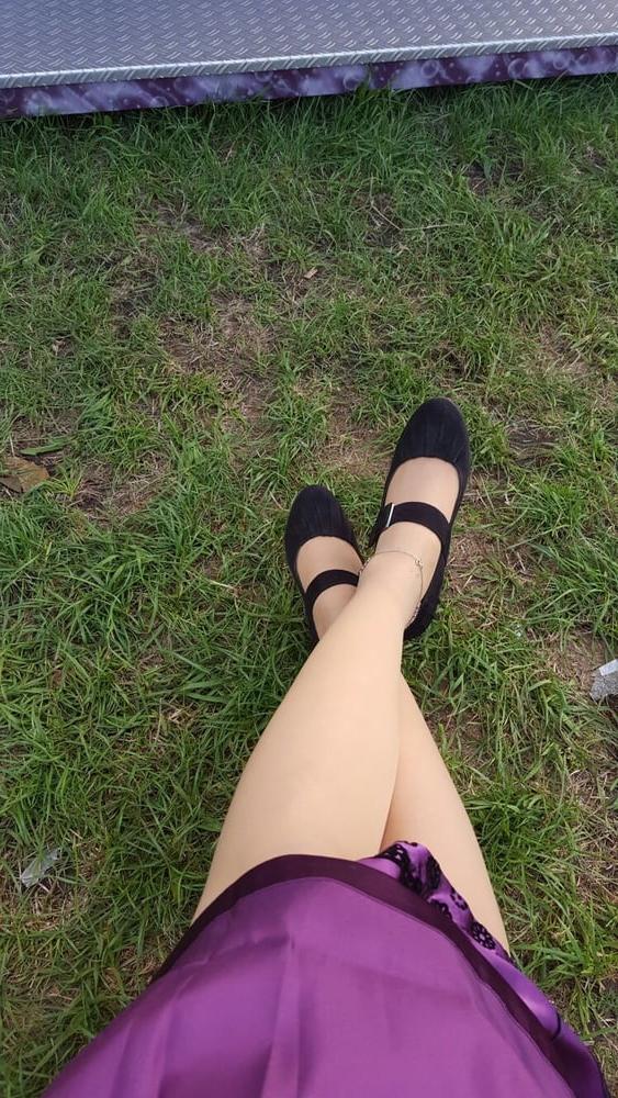 7P Tribute her sexy feet