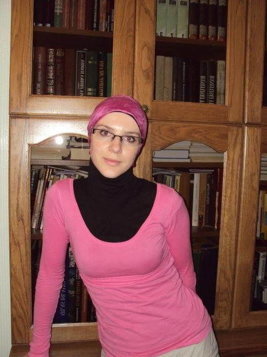 6P sexy bosnian hijab with glasses