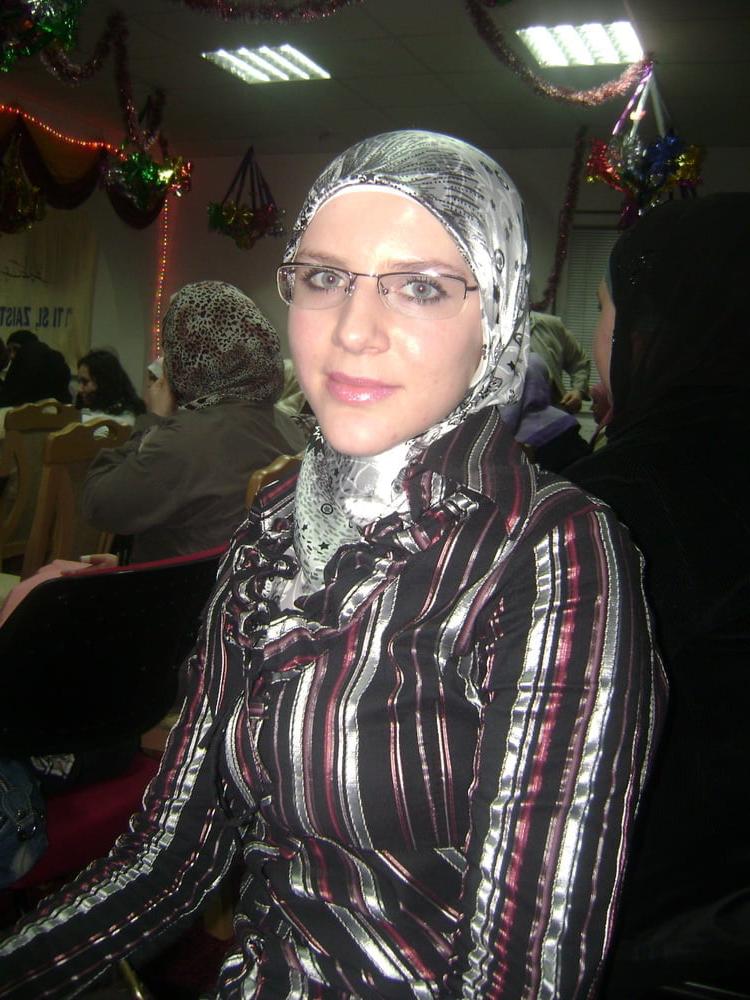 6P sexy bosnian hijab with glasses