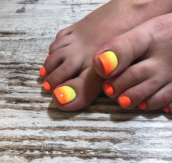 25P Real Pedicured Toes &amp; Feet