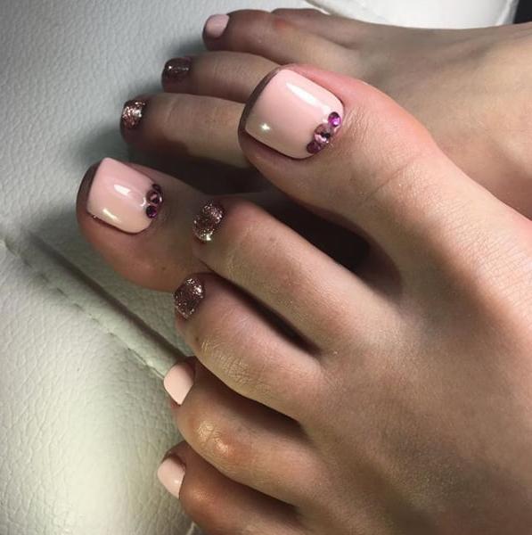 25P Real Pedicured Toes &amp; Feet