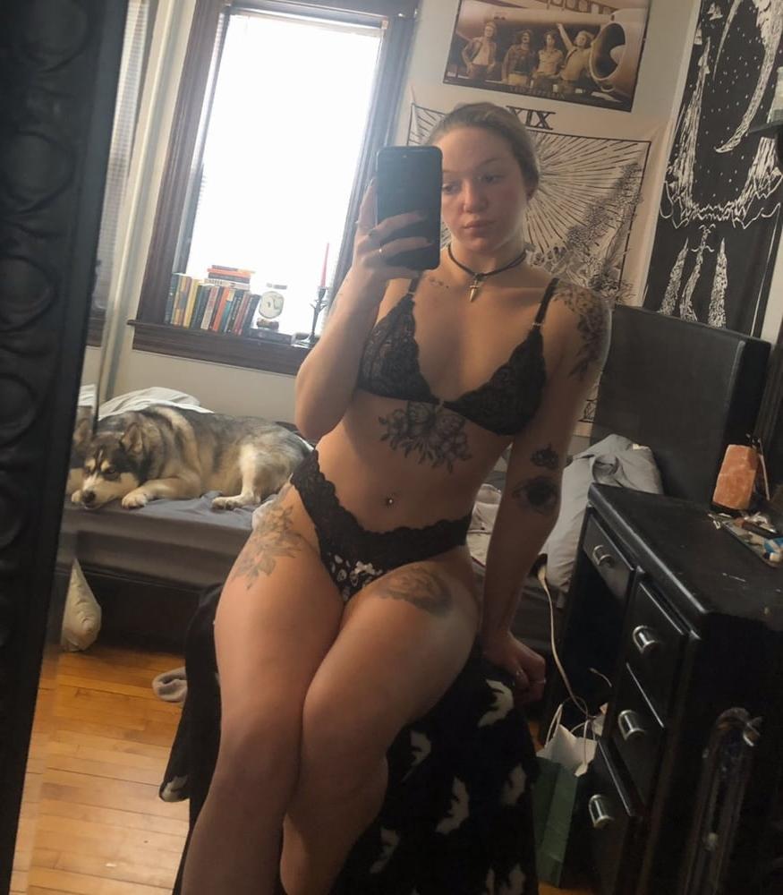 25P Cute Blonde with nice ass and body