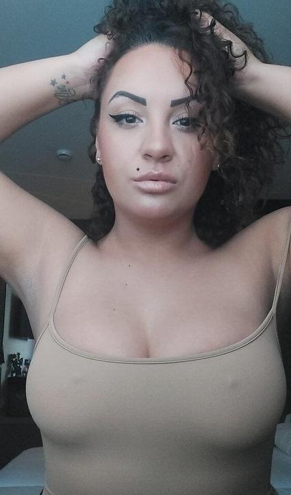 6P Monik Sexy Bitch