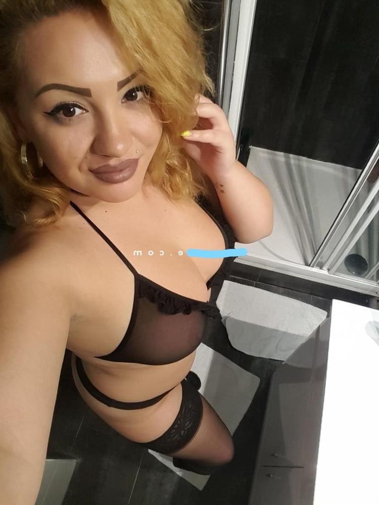 6P Monik Sexy Bitch