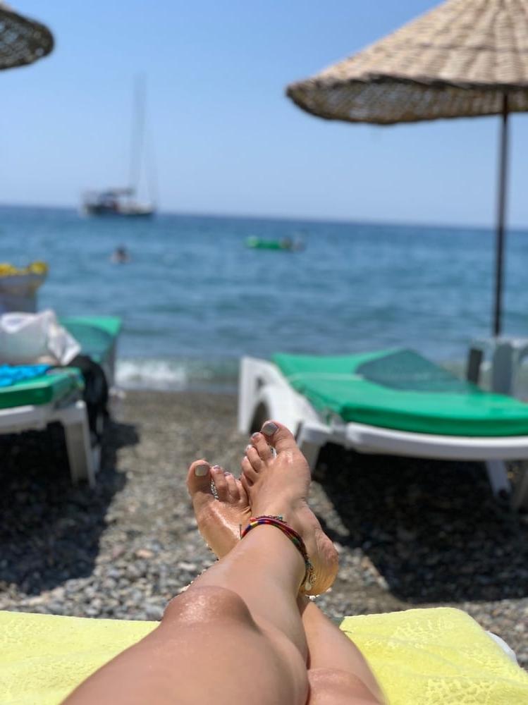 9P sexy turkish women's feet 8
