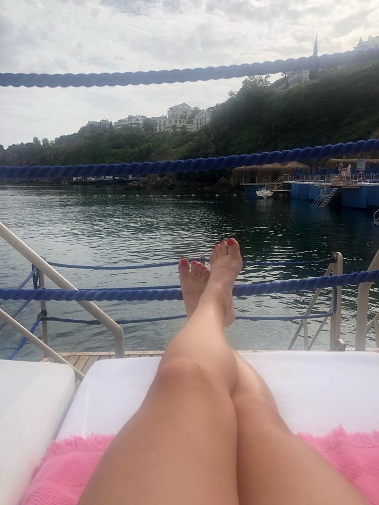 9P sexy turkish women's feet 8