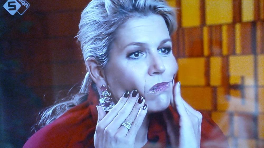 15P Silly faces queen MAXIMA on tv where i jerk of on many times