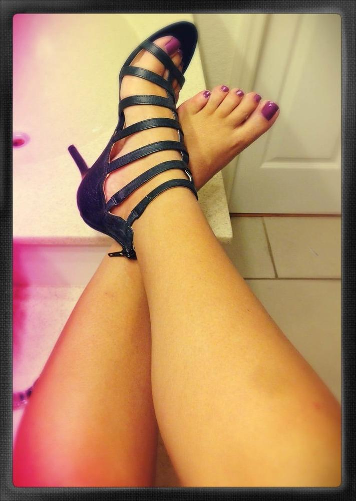 9P My mistress's feet