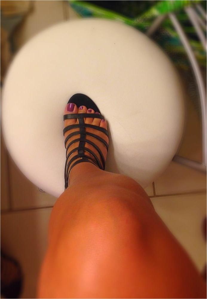 9P My mistress's feet