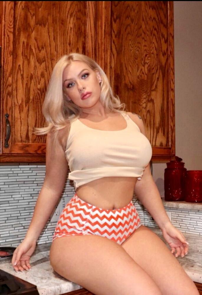 24P BECKY COCKHER....PHAT ASS WHITE BITCH