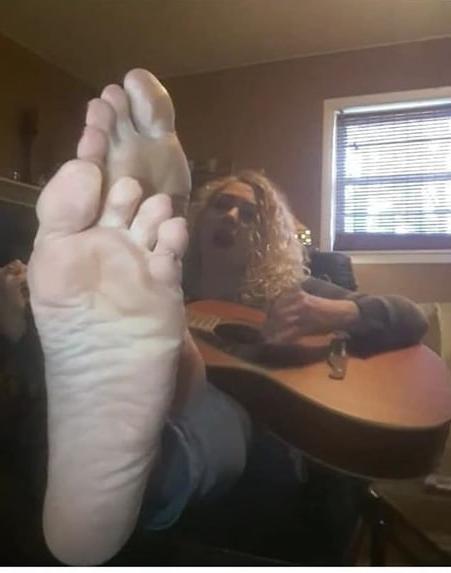 25P KitterKat feet soles