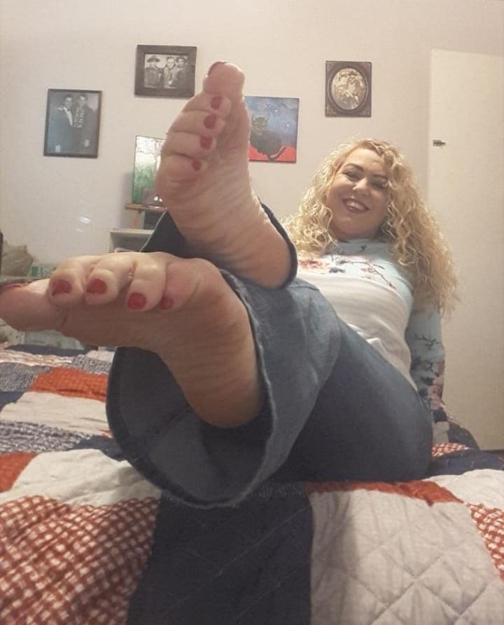 25P KitterKat feet soles