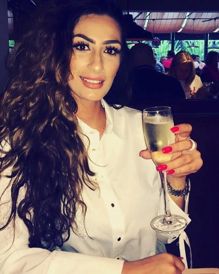 25P Sexy Arab Goddess 195