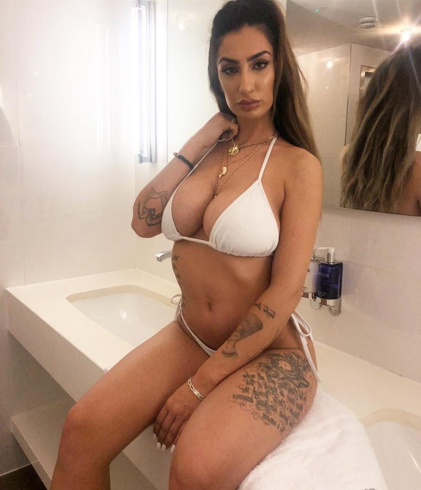 25P Sexy Arab Goddess 195