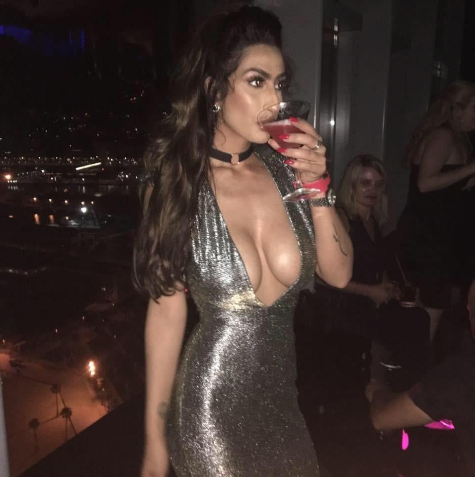 25P Sexy Arab Goddess 195